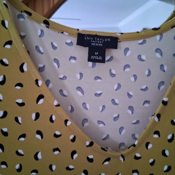 Ann Taylor Golden Mustard Yellow Flutter Sleeve Midi Dress Size SP Petite - Picture 2 of 8